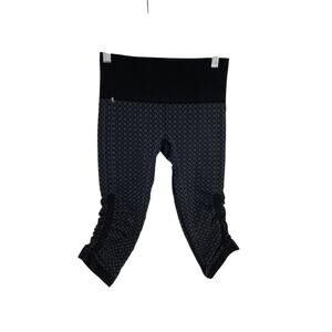 Lululemon Printed SZ 4 Novelty Black Compression Capri Pedal Pusher Leggings